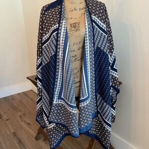 Japna Shawl Blue, White & Gold One Size